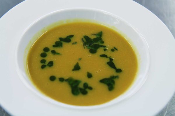 Cizrnový krém se špenátovým pistem