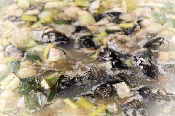 Rybí vývar s vaječným svítkem