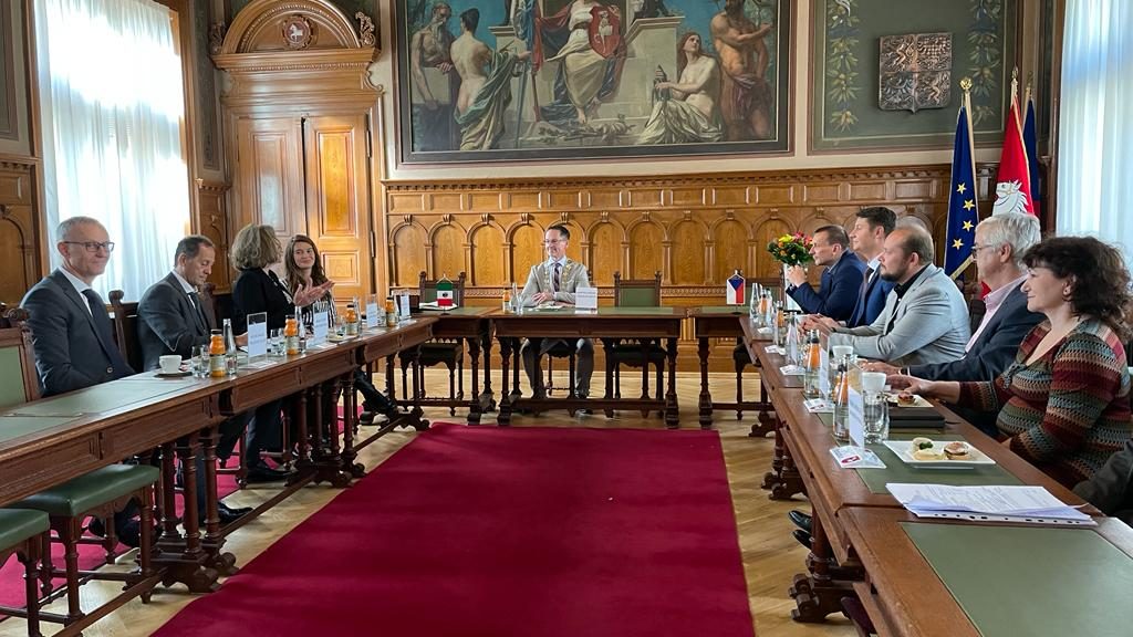 návštěva mexické velvyslankyně v Pardubicích